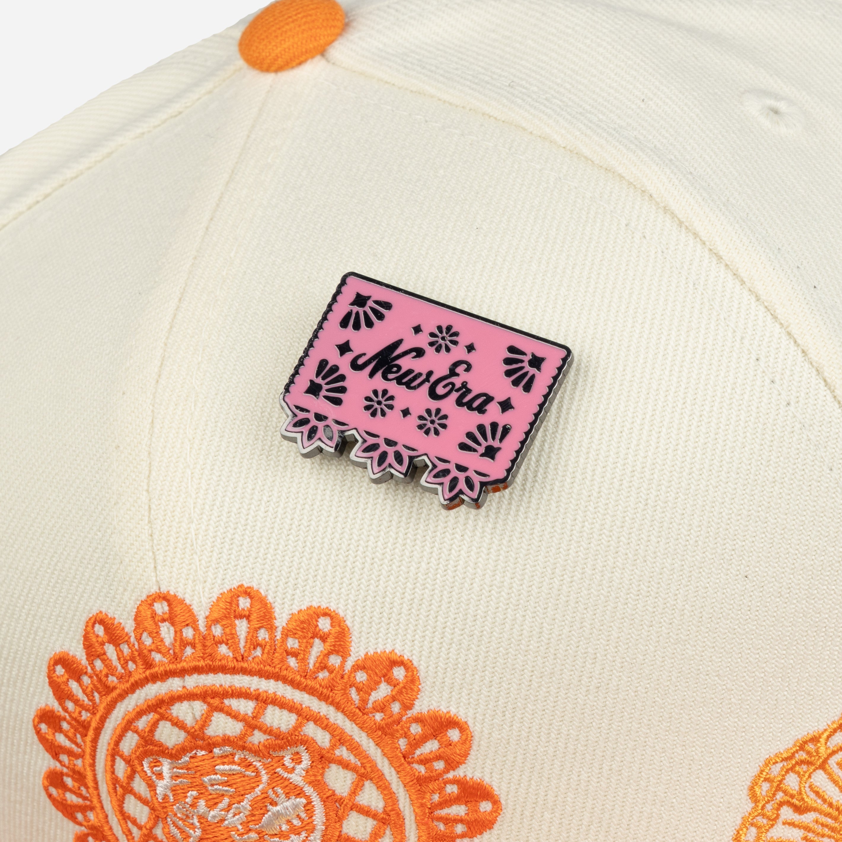 60594176 GORRA NEW ERA TIGRES VERSION DIA DE MUERTOS 9FIFTY CERRADA
