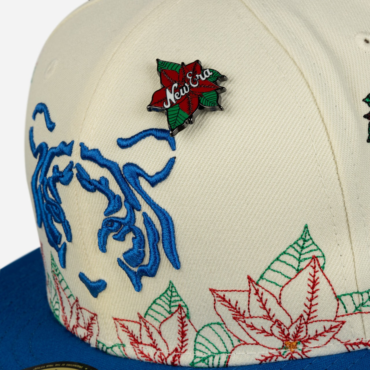 60594266 GORRA NEW ERA TIGRES CHRISTMAS