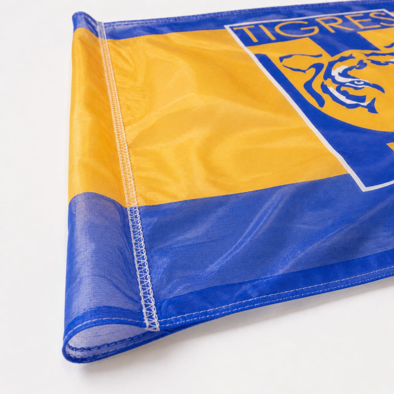 TIT8390 BANDERA ESCUDO TIGRES
